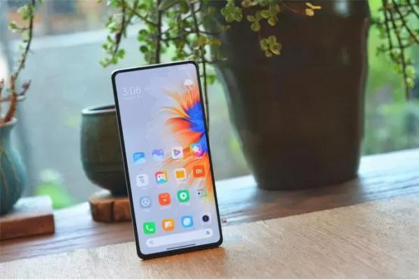 避雷指南：2022年初換機，先排除這三款！高價低配太坑人