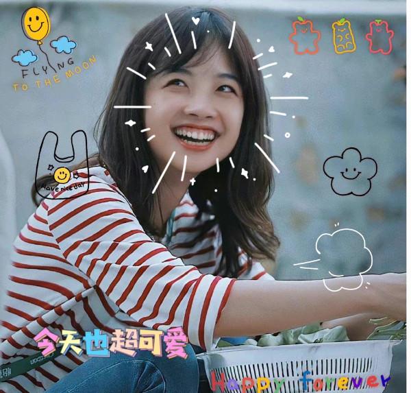 王冰冰成央視頂流！穿T恤拍綜藝人氣爆棚徹底火，更被倪萍誇上天