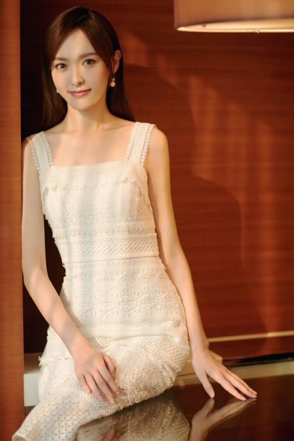 唐嫣，嫣然一笑就是傾城形象的女神