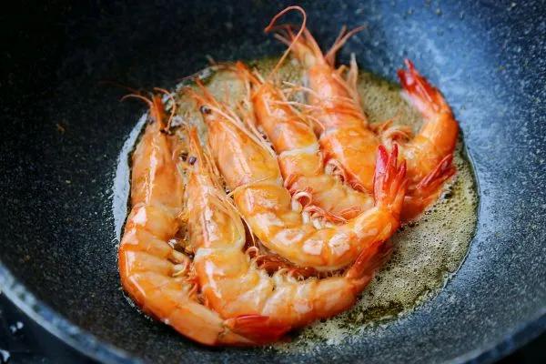 香辣大蝦這樣做,即簡單又美味 香辣大蝦這樣做,即簡單又美味