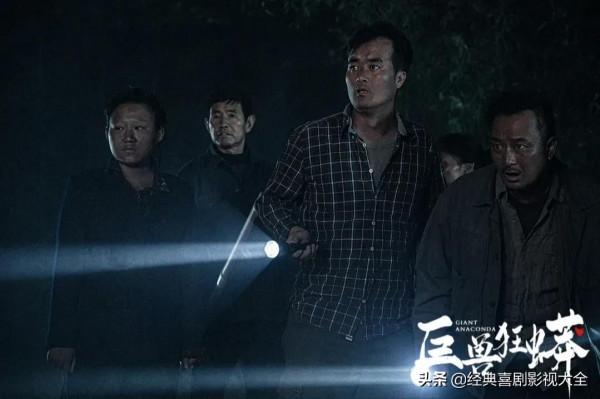 驚悚探險電影《巨獸狂蟒》定檔10月31 硬漢美女戰蛇王