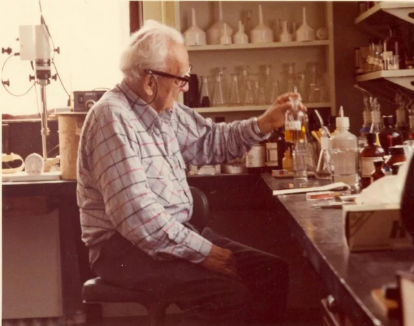 拿了諾獎後,他為何做“間諜”? 拿了諾獎後,他為何做“間諜”?