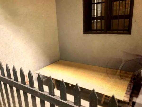 從出生就入獄,8年牢獄生活從未嘗過糖果的味道,犧牲前身中數刀 從出生就入獄,8年牢獄生活從未嘗過糖果的味道,犧牲前身中數刀