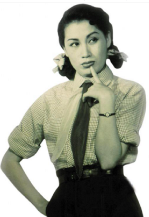 1988年，人大會議上鄧小平正要抽菸，收到陌生紙條：請你不要吸菸