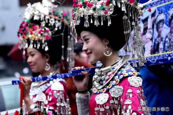 「苗寨墟場」之四：苗寨邊邊場上的風花雪月