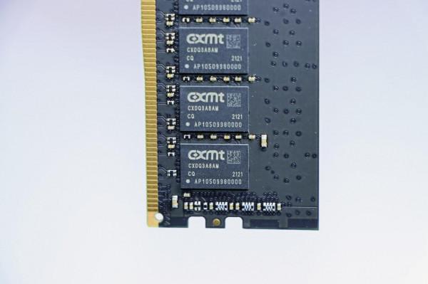 國產長鑫芯的金百達 DDR4 2667 C19 竟然直接 XMP 3200 C16？