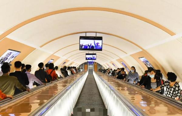 朝鮮新裝修的地鐵
