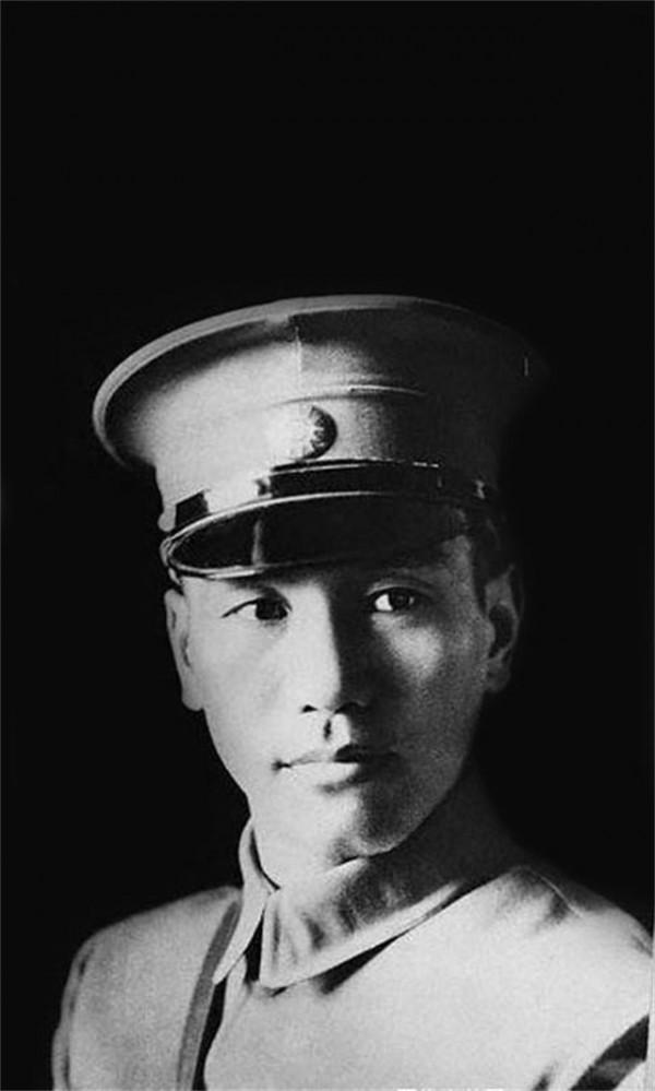 四川軍閥王陵基:為搶女人掌摑蔣介石,為何仍被封為國軍上將? 四川軍閥王陵基:為搶女人掌摑蔣介石,為何仍被封為國軍上將?