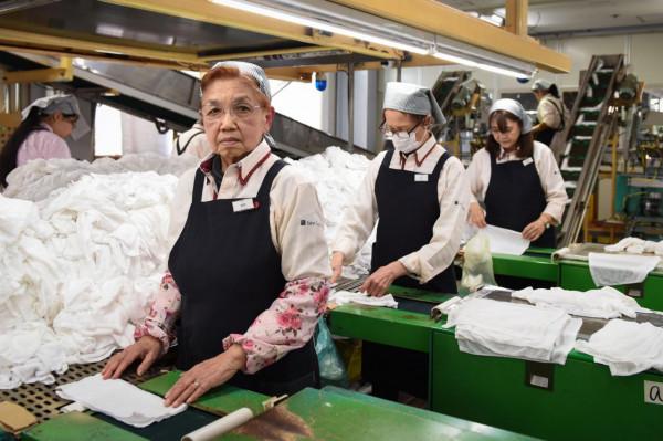 為了活命，日本許多老人故意偷麵包被判刑，難道不住監獄活不了？