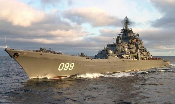 驅逐艦勝過巡洋艦，052D驅逐艦與瓦良格巡洋艦軍演，對比反差明顯