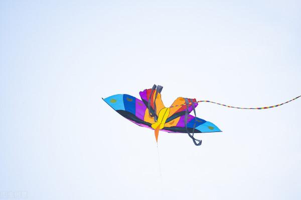 十二釵賈探春判詞解釋:畫面上的三個人都是誰? 十二釵賈探春判詞解釋:畫面上的三個人都是誰?