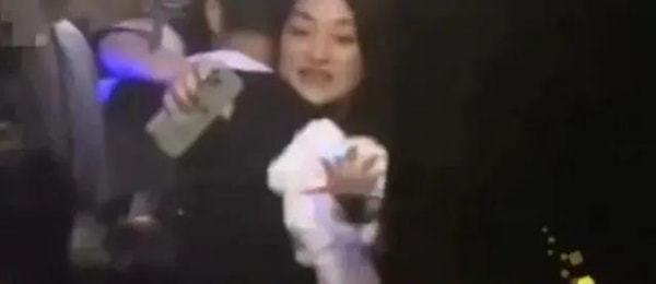 綜藝整治何炅崩潰大哭，央視主持撒貝南康輝受牽連，鏡頭全被剪