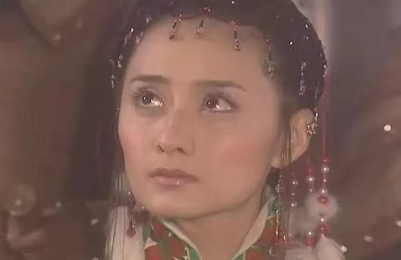 陳德容、黃奕、孫菲菲，扒一扒那些出道驚豔但很快長殘的美女們