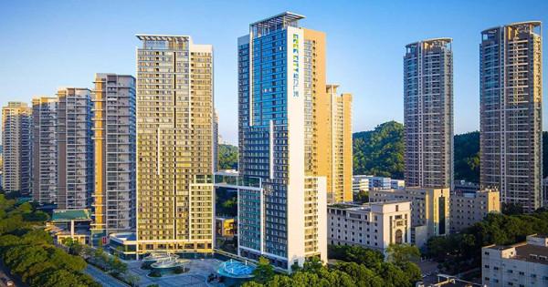 董明珠：30歲喪夫南下打工，從銷售到格力老總，鐵娘子的傳奇人生