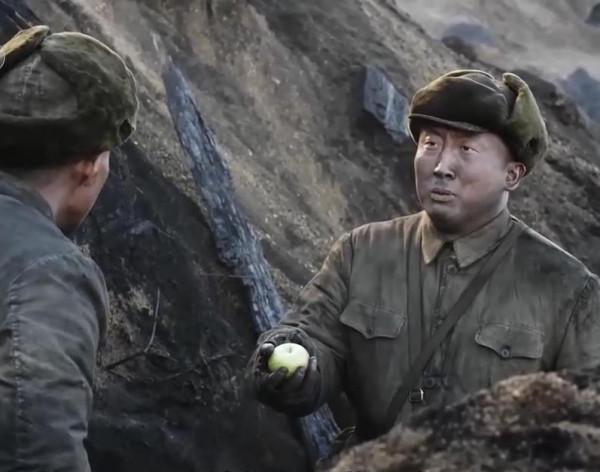 志願軍女兵凍傷，3名男兵用體溫幫她暖腿，40年後她依舊遺憾