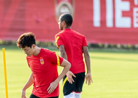 津門虎後防第一引援人選浮出水面，已成當紅國腳，在豪門效力多年