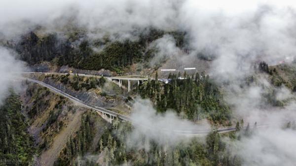 盤點世界七大令人窒息的公路，看過的才算老司機