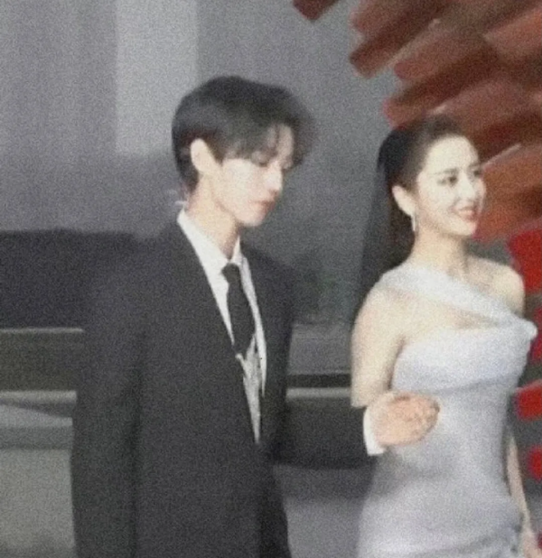 情侶頭像 l 和你的cp掛組情頭吧