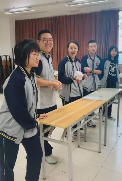 中英燈謎、九大遊戲、牛人獎券…成外中加師生DIY歡度中秋佳節