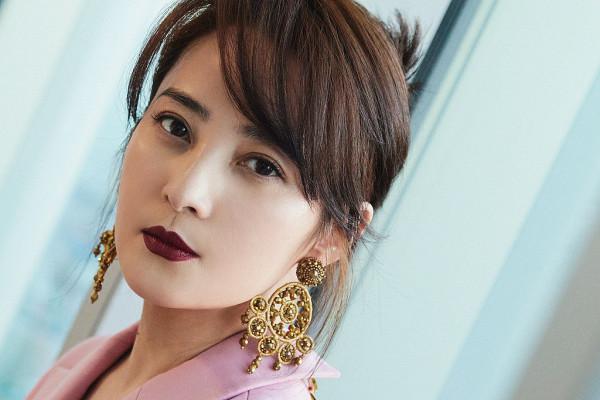 蔣勤勤獲風格大賞態度女性 穿粉套裝優雅知性從容大氣 蔣勤勤獲風格大賞態度女性 穿粉套裝優雅知性從容大氣