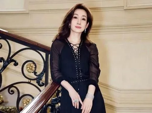 4位“逆生長”的女星，各有各的故事，越活越有韻味，最大50歲