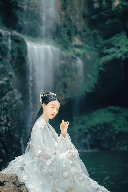 松海聽濤詩詞 |千古閒情人幾曉,一簾幽夢逐遊絲。「總第127輯」 松海聽濤詩詞 |千古閒情人幾曉,一簾幽夢逐遊絲。「總第127輯」