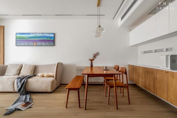 92㎡剛需小三室，原木+布藝打造日式風，簡單又治癒的氛圍很心安