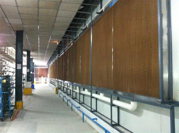 玻璃鋼負壓風機與鍍鋅板負壓風機是畜牧養殖場常用的通風降溫裝置