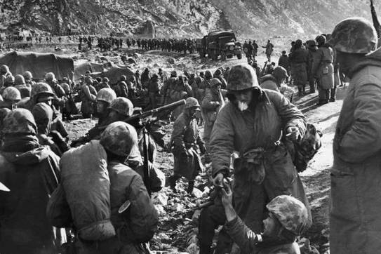 朝鮮戰爭勝利在望，為何主席密調24萬大軍入朝？大局觀令人佩服