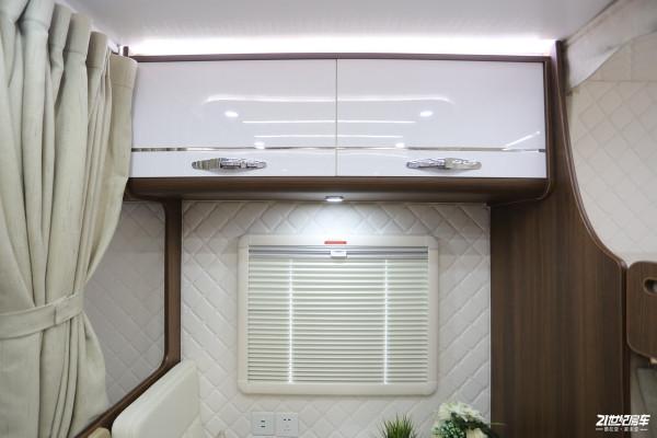 48V能源供給/大空間/水電的房車 法美瑞海角7號後廚房版頗具實力 48V能源供給/大空間/水電的房車 法美瑞海角7號後廚房版頗具實力