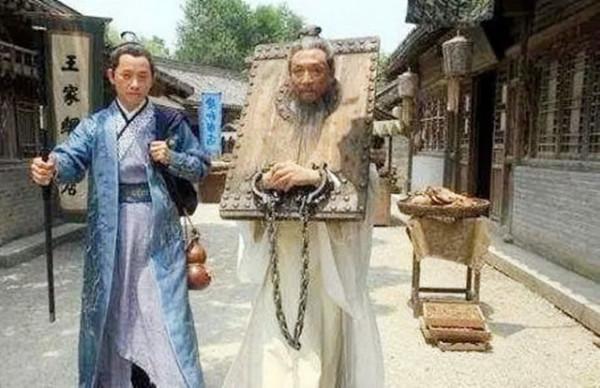 王伽押解70名囚犯，將枷鎖去掉讓其自由行動，結果囚犯一個都沒跑