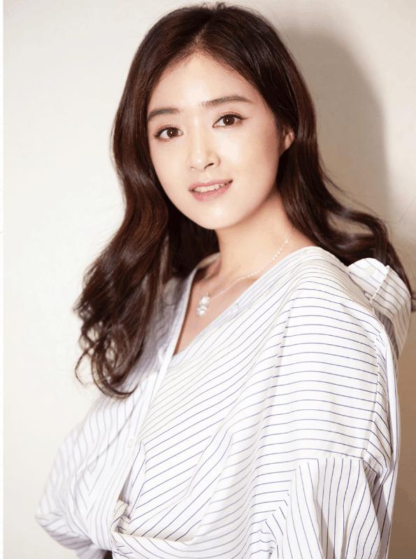 來自回族的這5位女星,個個靚條順氣質佳,誰的美麗驚豔到你? 來自回族的這5位女星,個個靚條順氣質佳,誰的美麗驚豔到你?