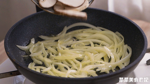 1塊錢的雞蛋，做成了吃不起的樣子！平底鍋10分鐘搞定