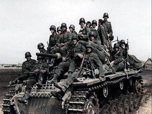 讓蘇軍、美軍損失慘重的德軍部隊，在戰敗投降後，巴頓向對手致敬