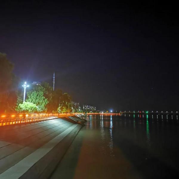 臨江仙.江城秋葉