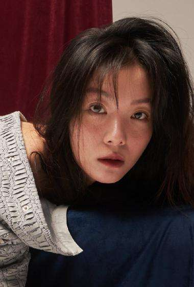 齊溪：娛樂圈的“奇女子”，穿帆布鞋走紅毯，顏值與實力並存