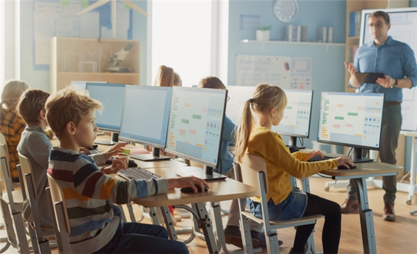 iCoding愛程式設計:培養孩子的思維和邏輯思維能力 iCoding愛程式設計:培養孩子的思維和邏輯思維能力