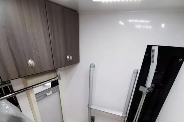 白鯨系列最受歡迎的佈局方式,究竟好在哪?賽德白鯨縱床版房車 白鯨系列最受歡迎的佈局方式,究竟好在哪?賽德白鯨縱床版房車