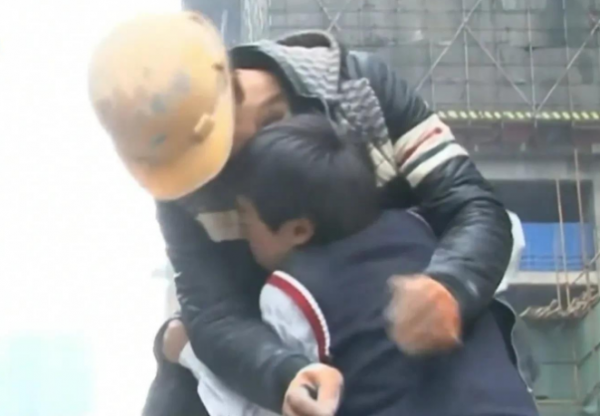 《變形記》梁訓：一人一豬留守6年，吃過最好的是豆腐