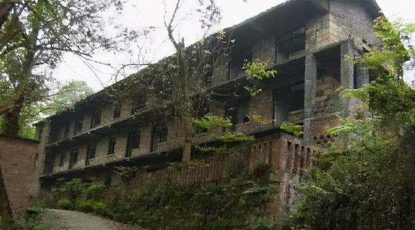 北京一處軍工廠，武器彈藥產量當時首屈一指，今非昔比很荒涼