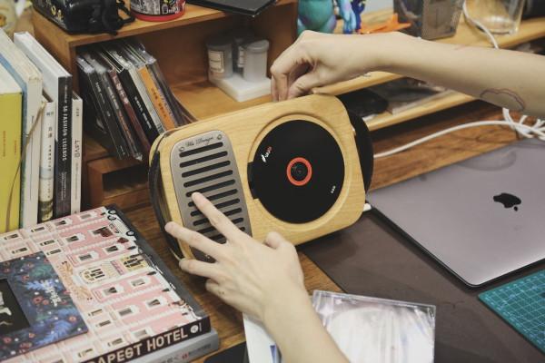 馬歇爾音響+實體唱片，比藍芽更好玩的原來在這裡