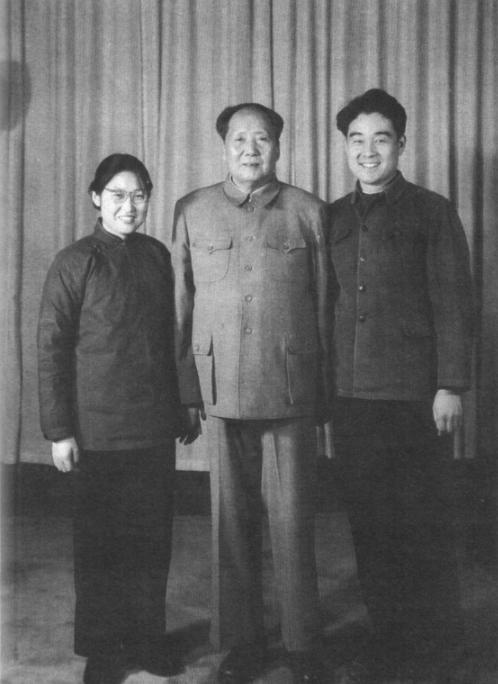 76年毛主席病重，賀子珍從電視上得知後給女兒打電話：去看看爸爸