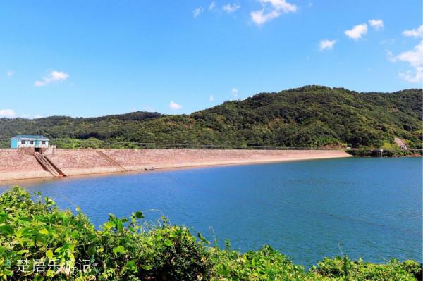 寧波市這個水庫被譽為北侖明珠,可以露營和玩水,還可欣賞紅杉林 寧波市這個水庫被譽為北侖明珠,可以露營和玩水,還可欣賞紅杉林
