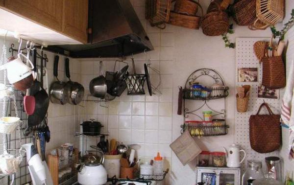 以前不懂，瓶瓶罐罐堆灶臺！其實廚房早該這樣弄，乾乾淨淨又精緻