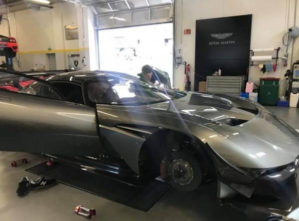 俄羅斯寡頭，身家千億，超跑15輛，5輛是布加迪