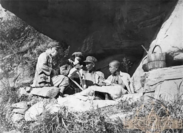 解放海南島我軍犧牲的最高領導，本回家探親半路歸隊，兒子僅半歲