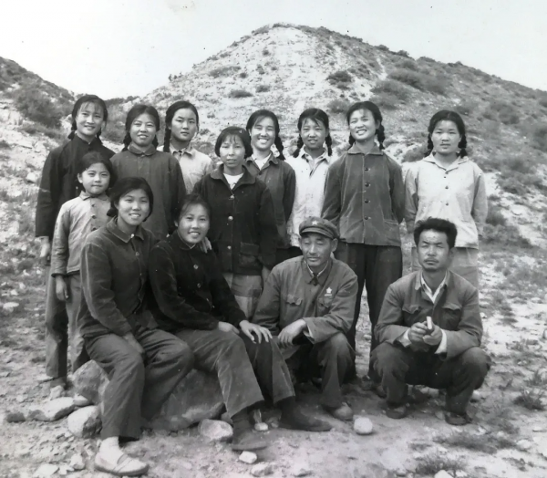 難忘賀蘭山軍馬場女青年牧馬班的如歌歲月