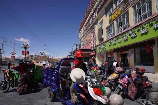 從高原紅柳灘到現代化城鎮——獅泉河鎮的成長
