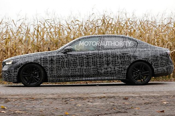 全新一代寶馬5系諜照曝光，造型更加運動
