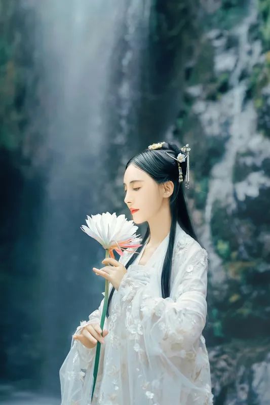 松海聽濤詩詞 |千古閒情人幾曉,一簾幽夢逐遊絲。「總第127輯」 松海聽濤詩詞 |千古閒情人幾曉,一簾幽夢逐遊絲。「總第127輯」